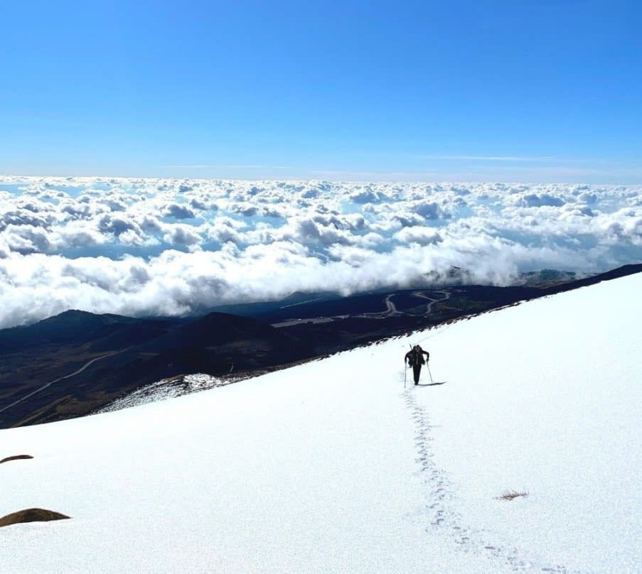 Raquetas de nieve en el Etna