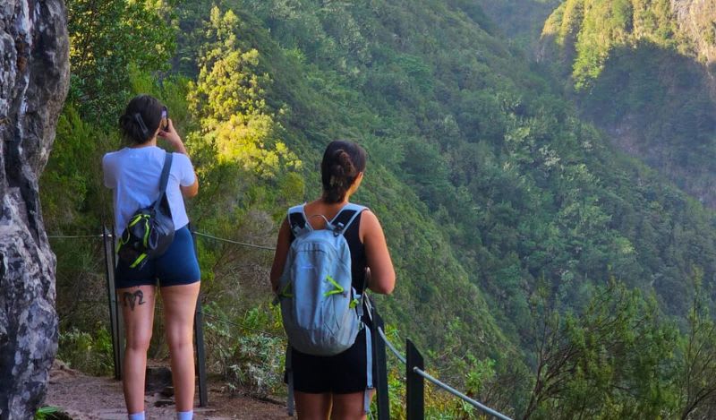 Guided hiking excursion along Levada do Caldeirão Verde (Ponta Delgada), Madeira