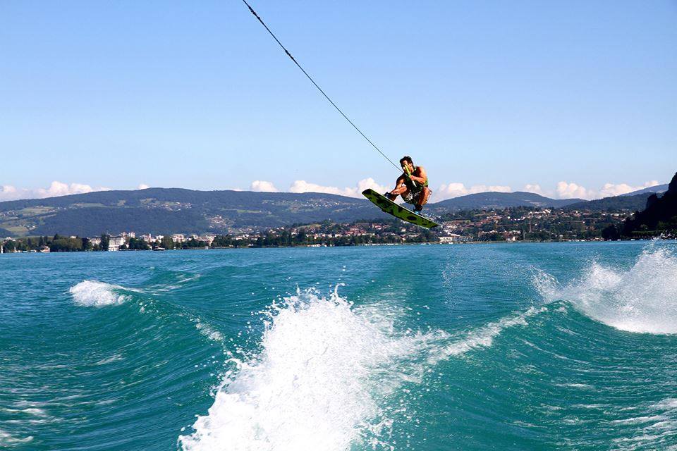 Wakeboarding in Annecy