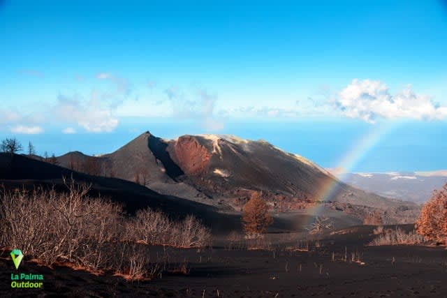 Berg und Regenbogen