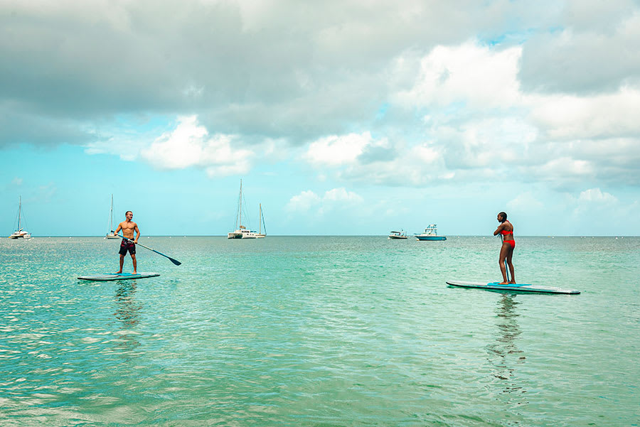Alquiler de Stand-up Paddle en la bahía de Grande Anse d'Arlet, Martinica