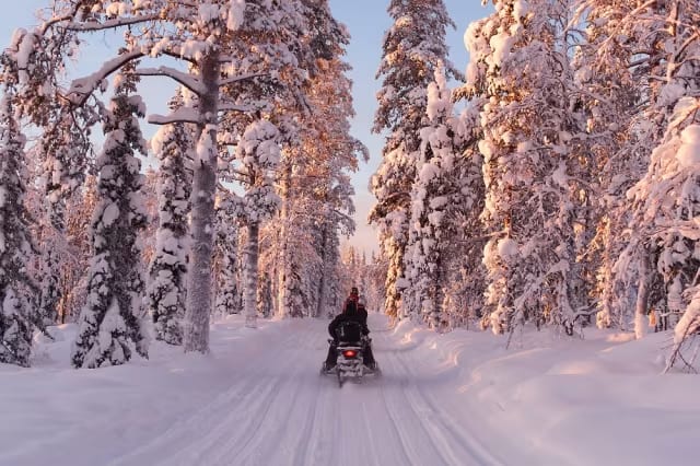 Snowmobiling in Rovaniemi