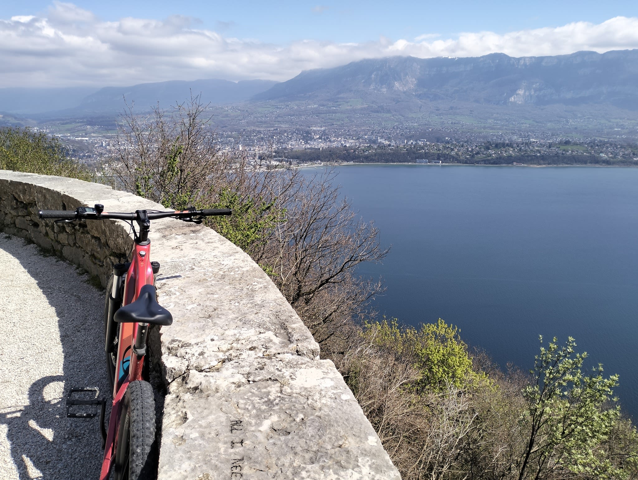 Balade en velo electrique avec degustation autour du Lac du Bourget Manawa