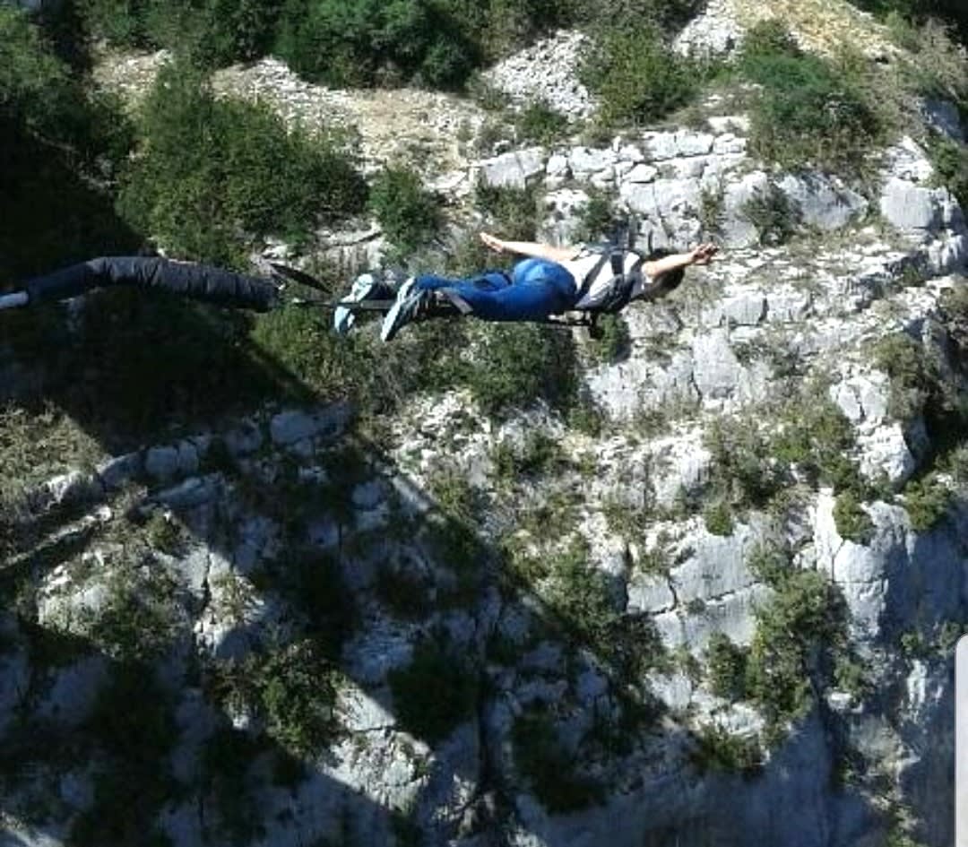 Bungee jumping from the Artuby bridge