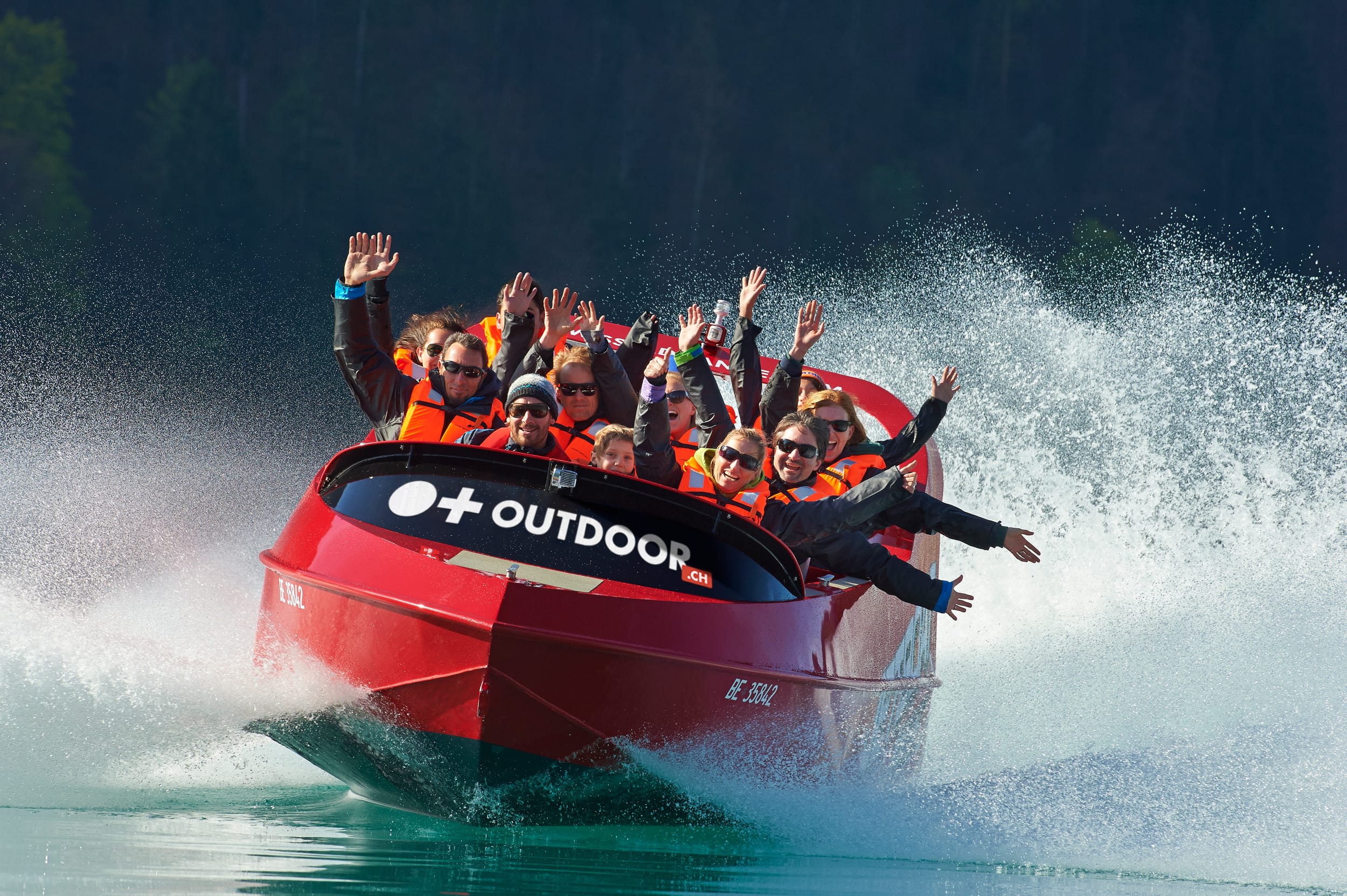 jet boat on Lake Brienz from interlaken