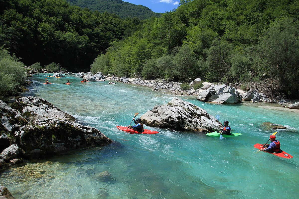 Kayaking sur la riviere Soca