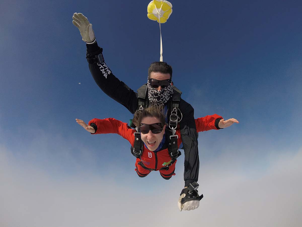 Parachute jumping in Valencia