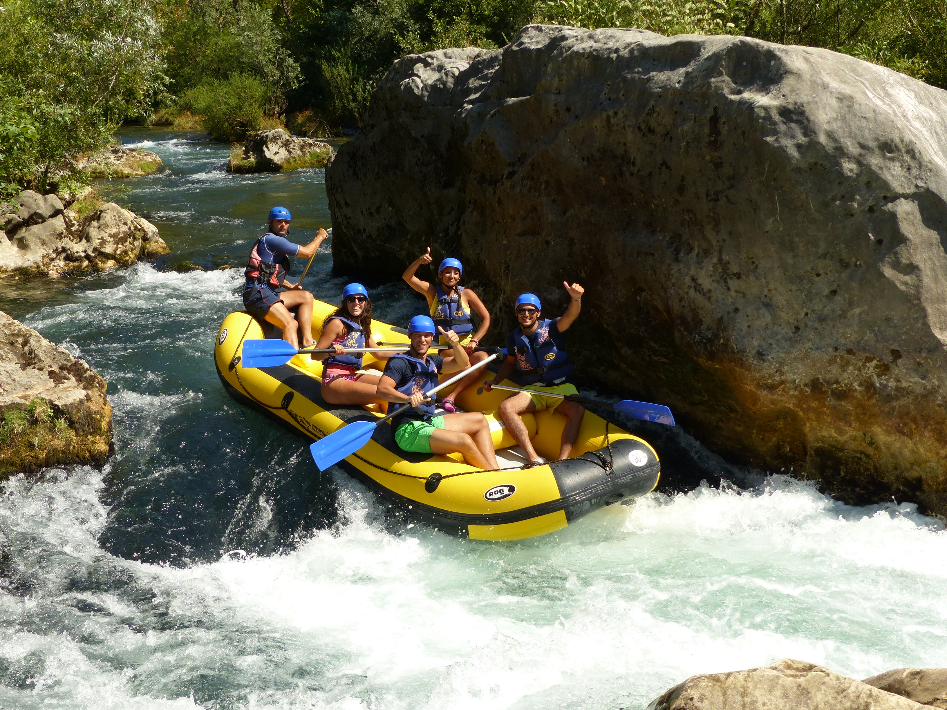 Rafting-Ausflug auf dem Fluss Cetina in der Nähe von Omis