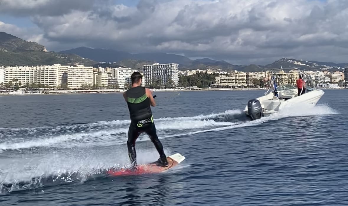 Wakeboard 15 min session Wakeboarding in Marbella Marina Manawa