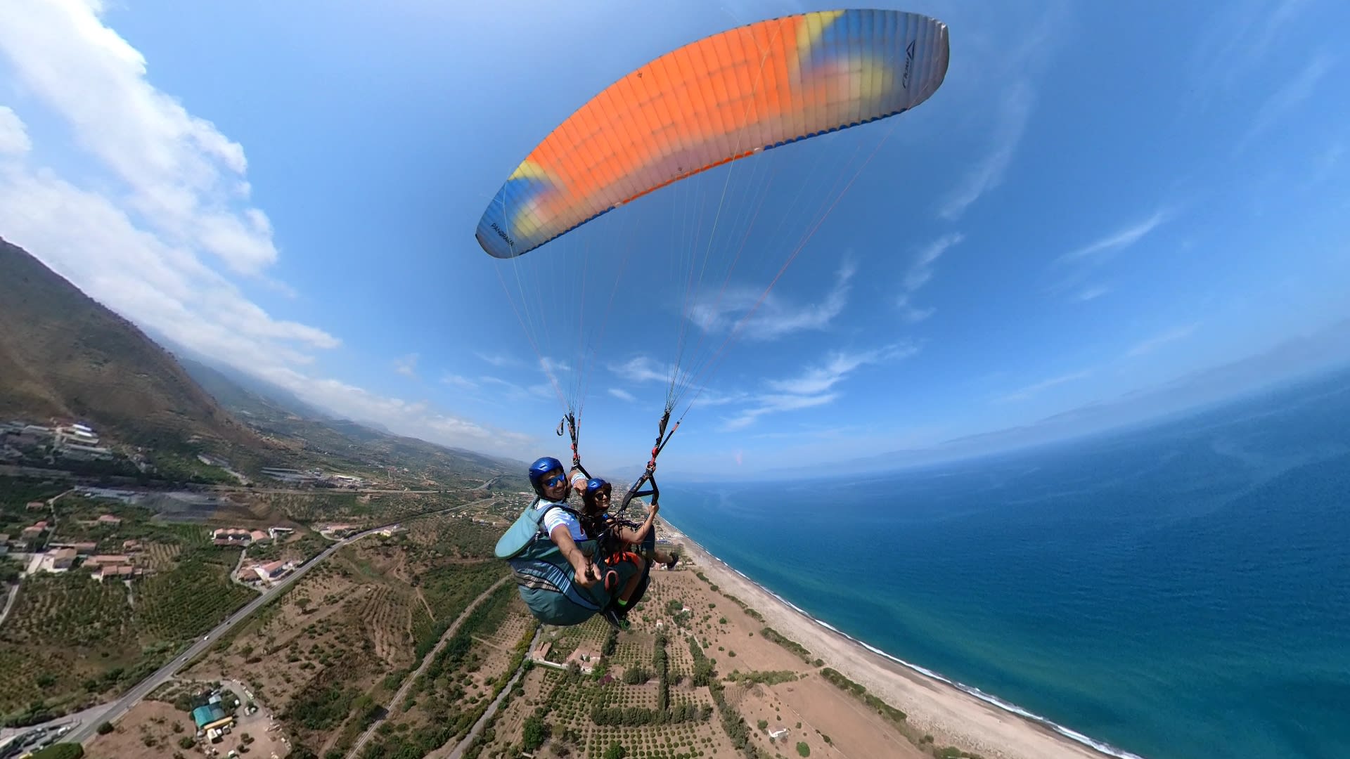 Tandem paragliding in Taormina