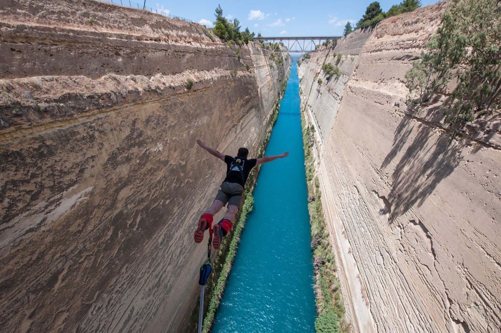 Bungee-Jumping im Kanal von Korinth