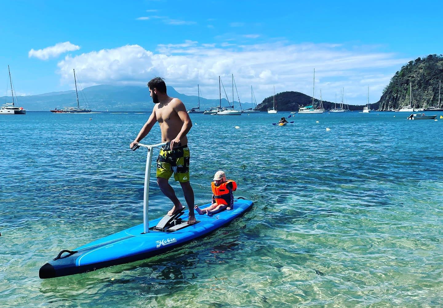 Stand up paddle avec les enfants en Guadeloupe