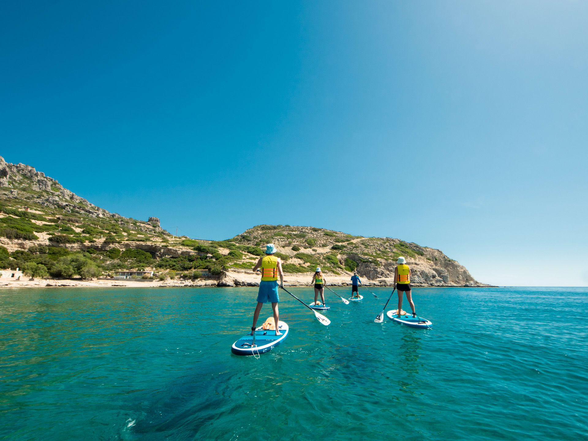 Stand Up Paddling am Strand von Stegna auf Rhodos