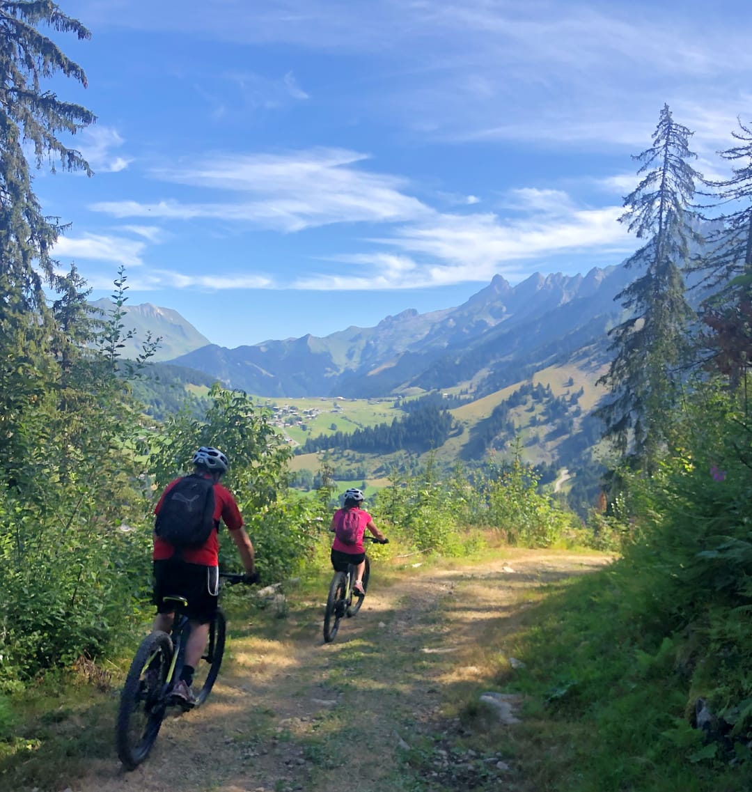 Mountain biking down the Semnoz in Annecy