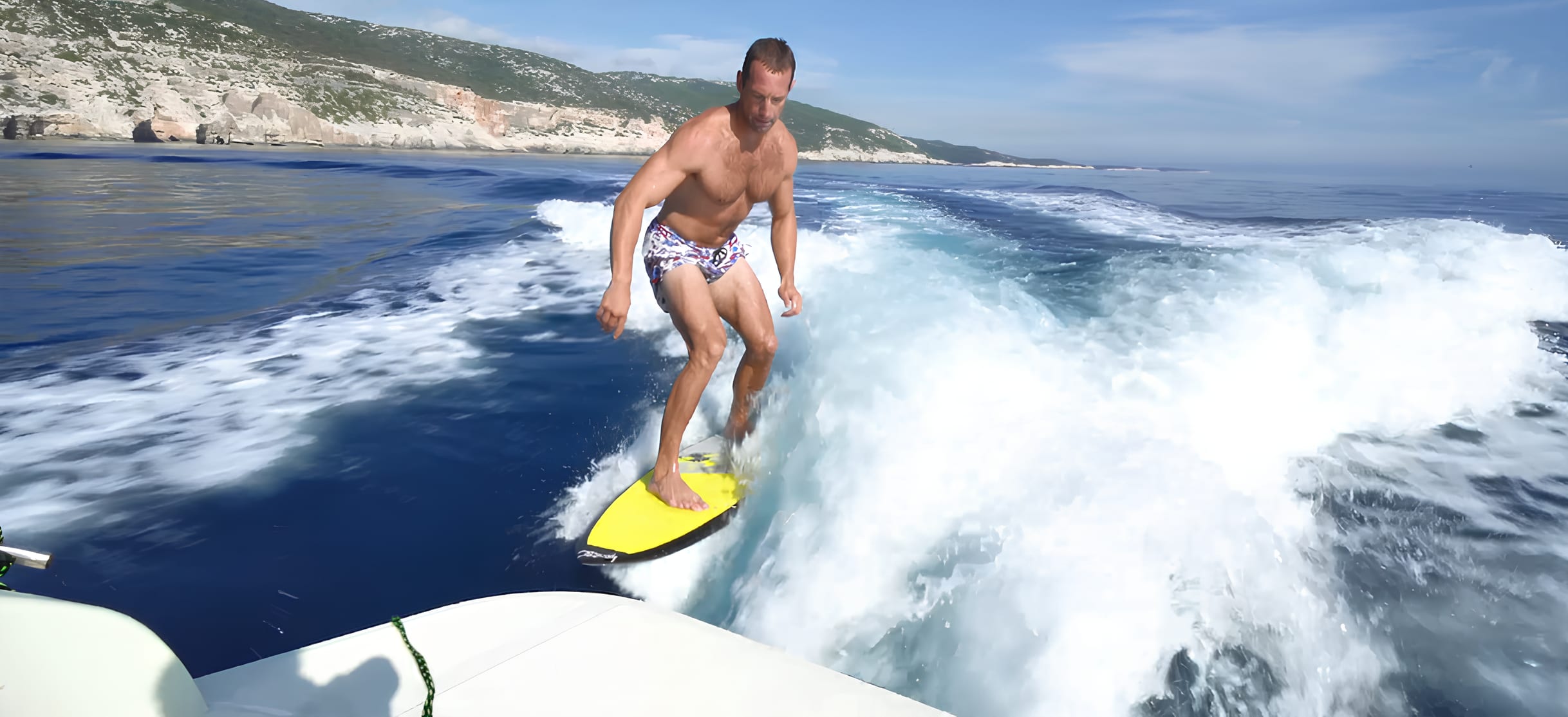 Wakeboarding am Strand von Hula-hula in Hvar