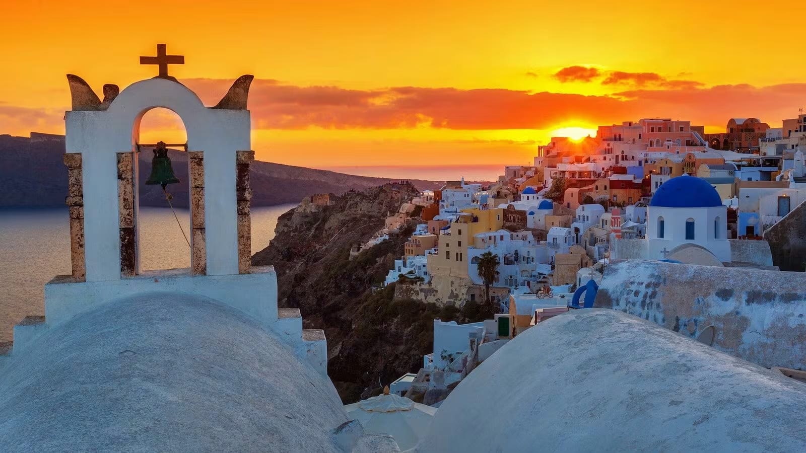 Oia in Santorini