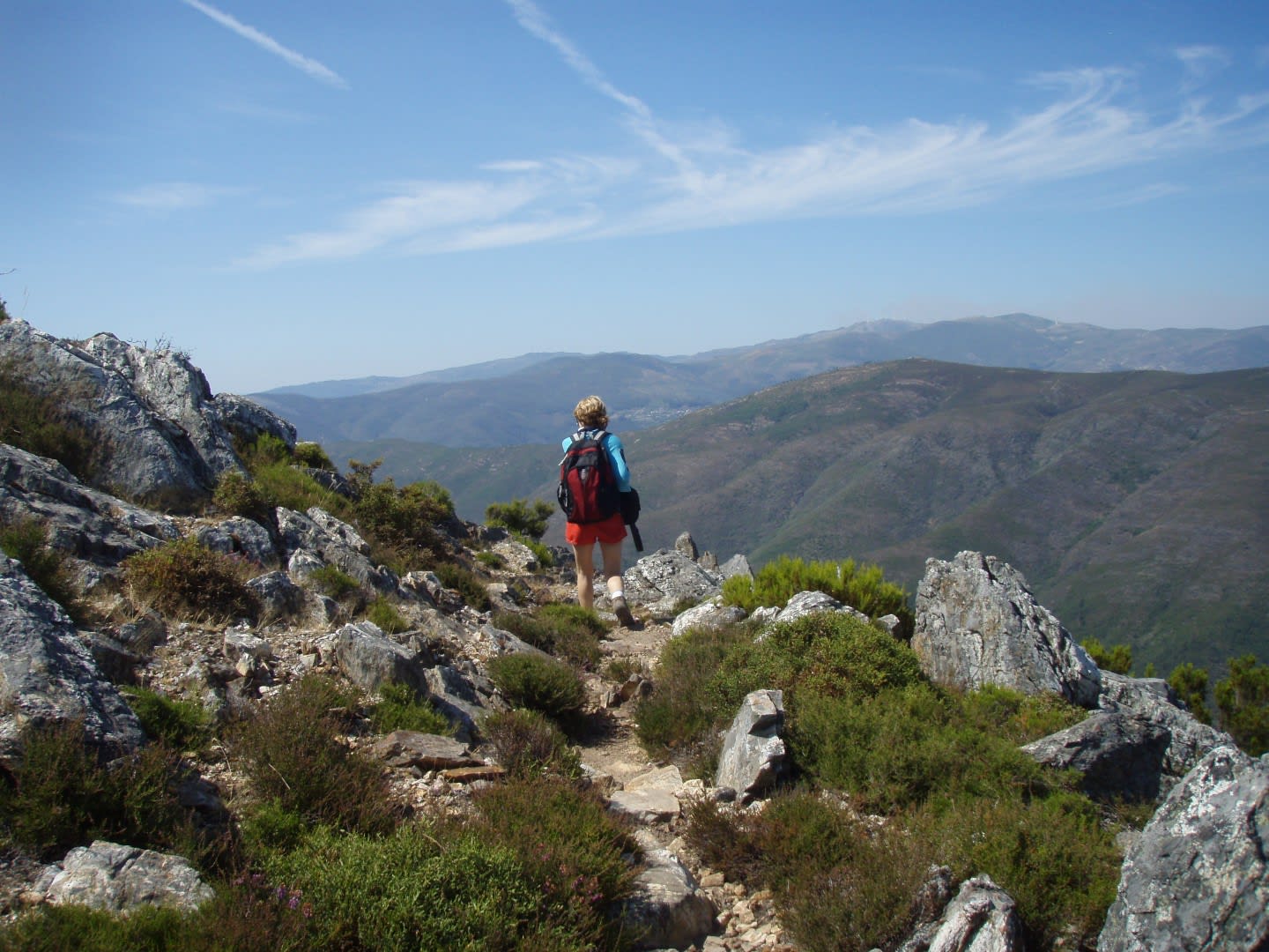 Trekking along the Pena Route 