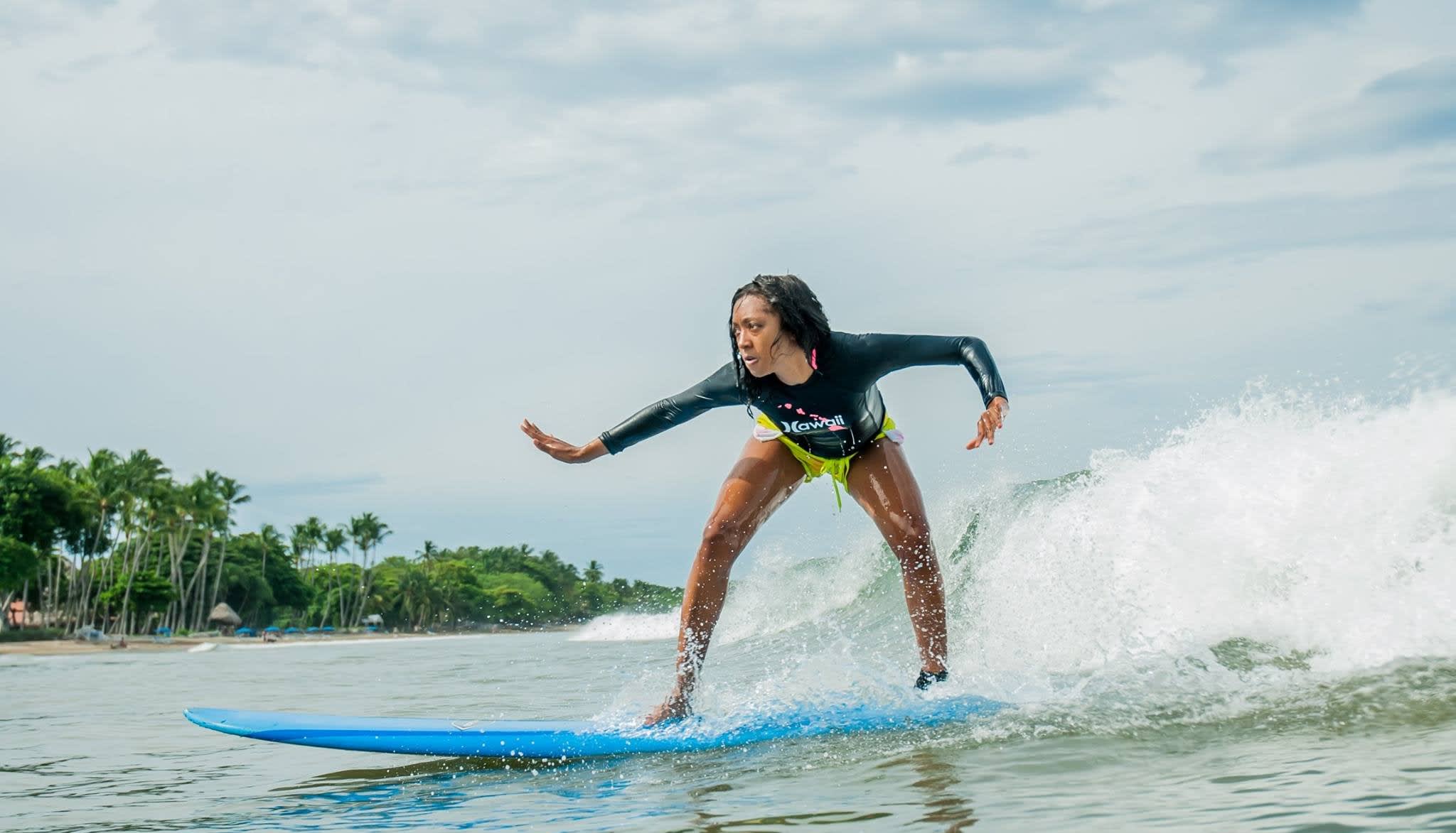 surfing lessons in Tamarindo