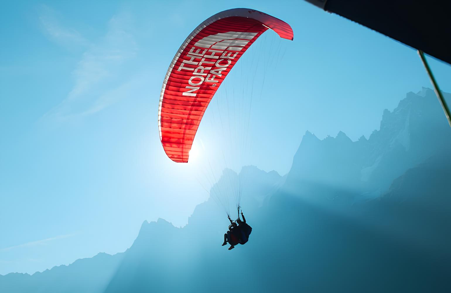 Parapente au-dessus de Chamonix