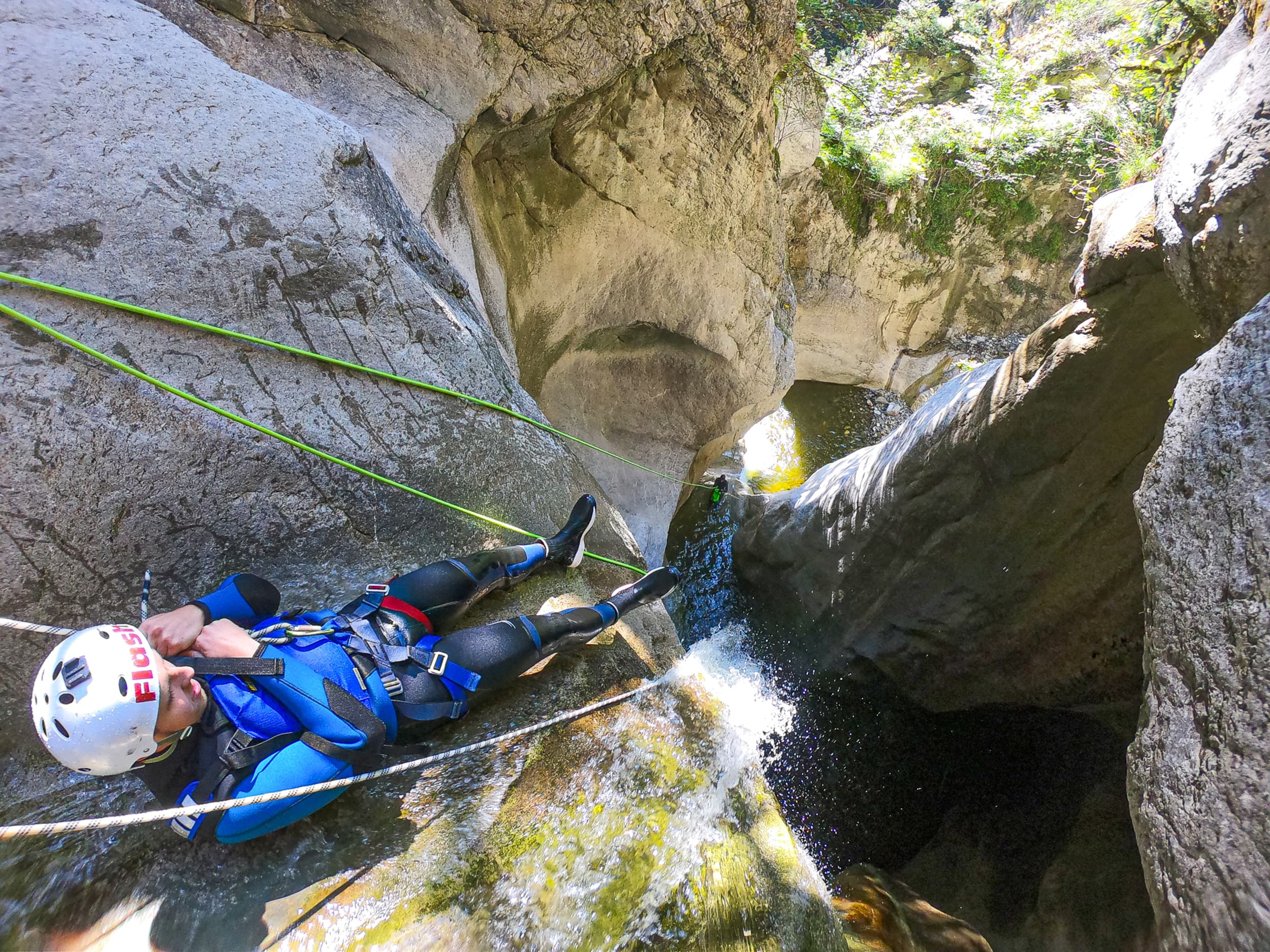 Rappel en el cañón Chli Schlieren de Interlaken