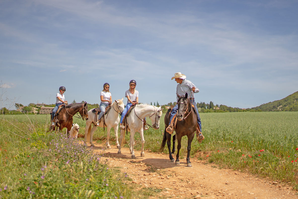 Paseo a caballo en Montserrat