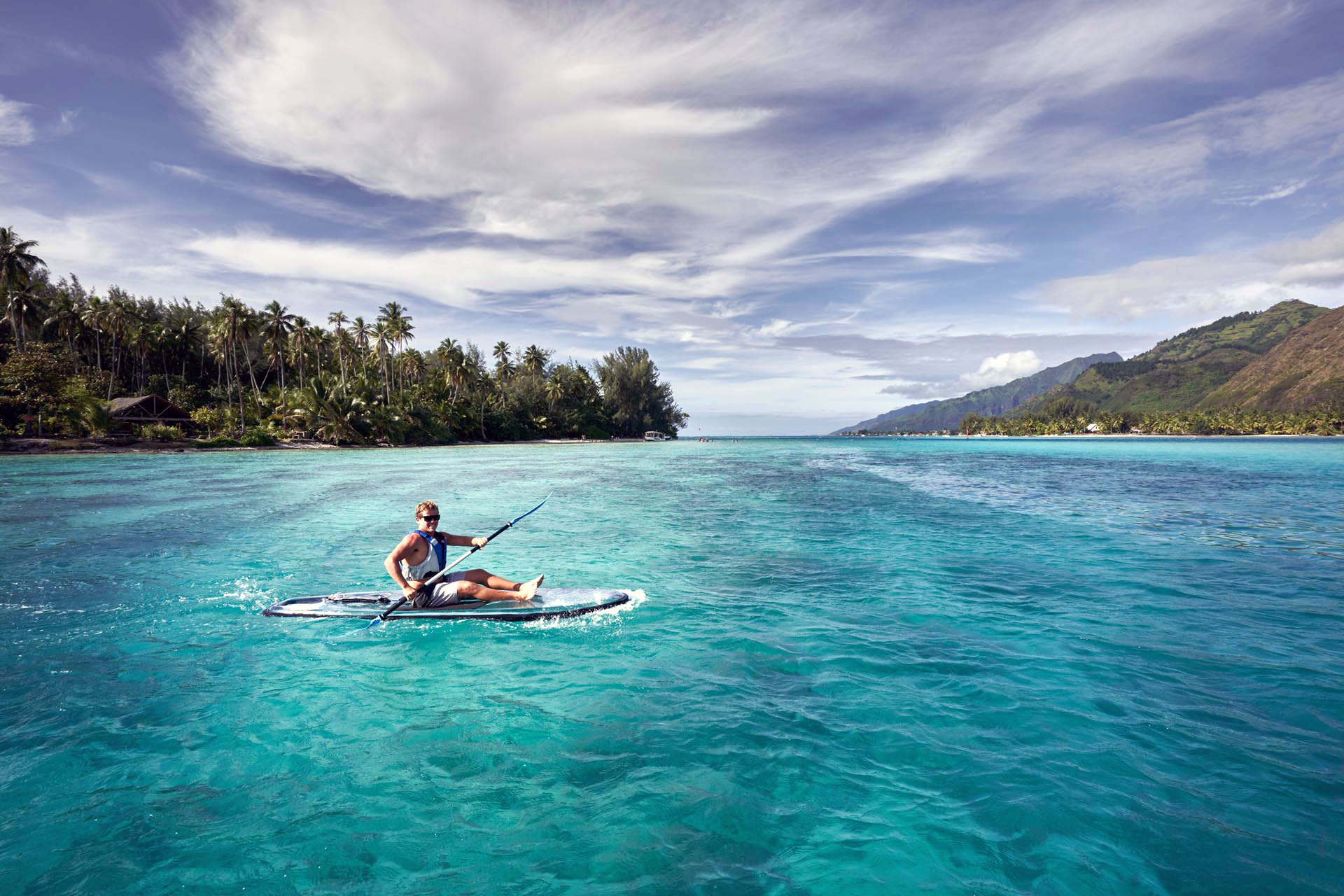 stand up paddle on Moorea lagoon