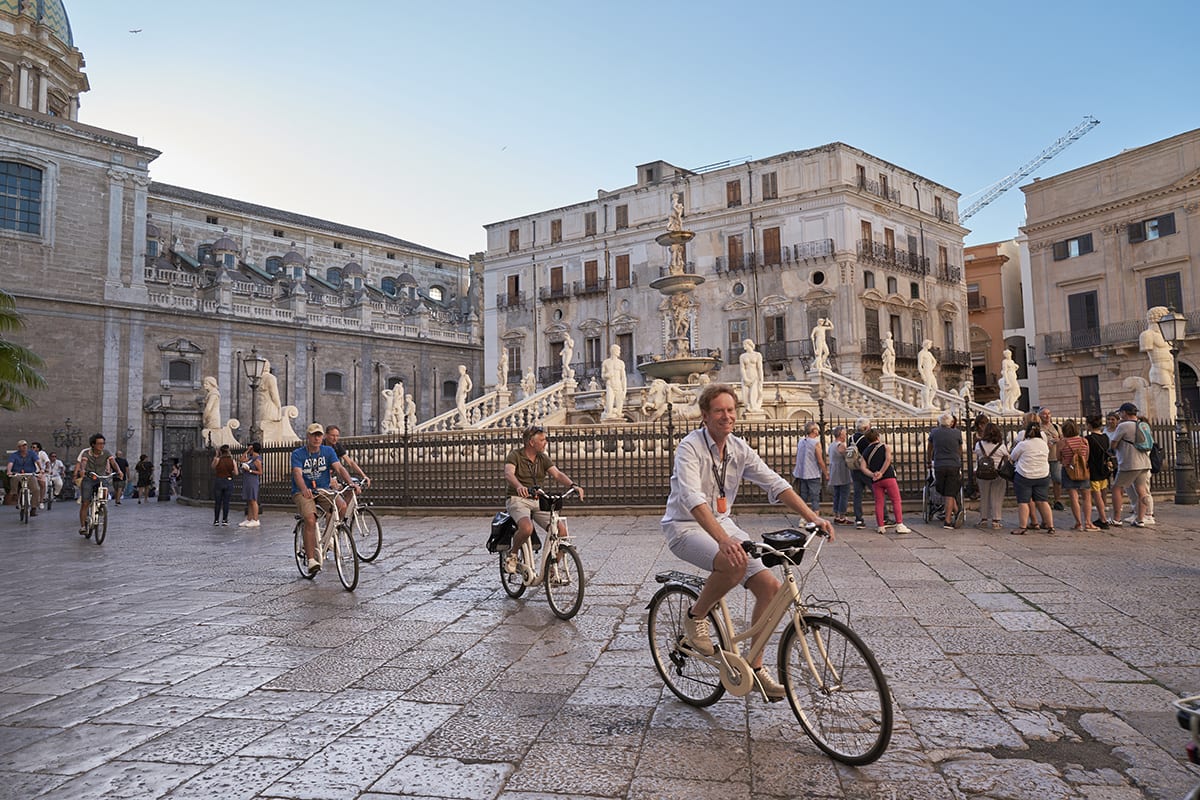 Bike tour around Palermo