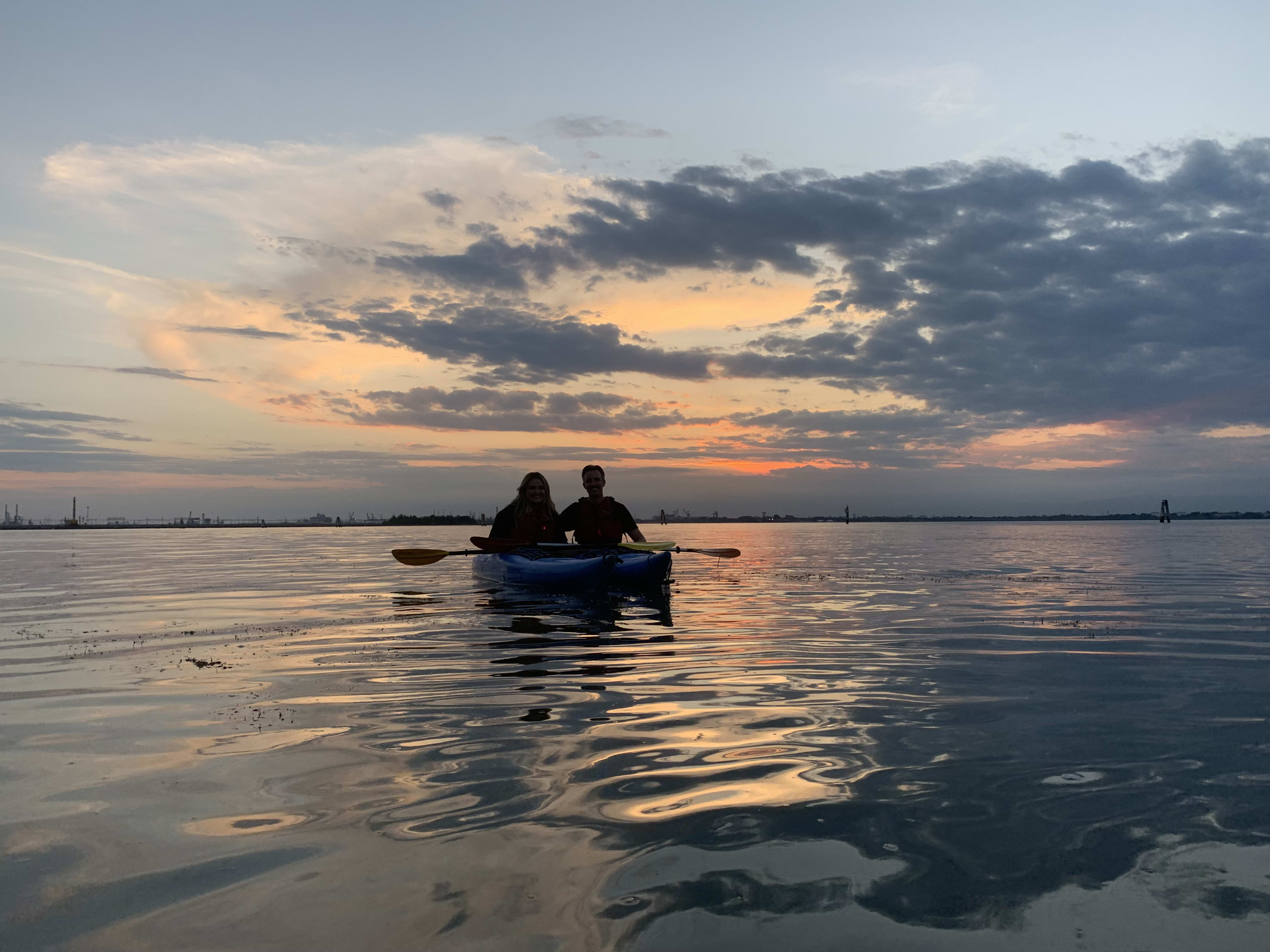 Kajaktour bei Sonnenuntergang in Venedig