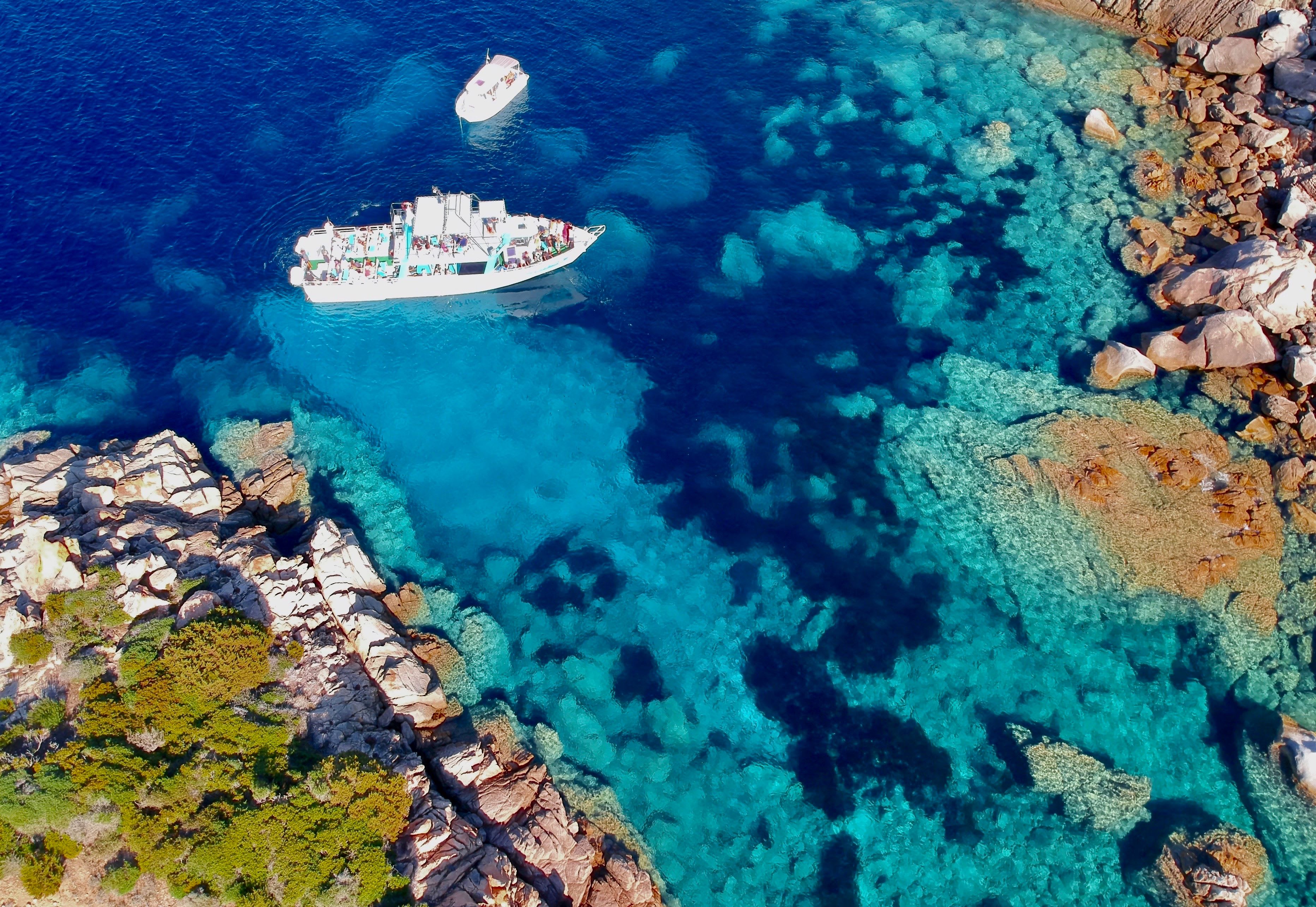 Boat tour with underwater vision in the bay of Campomoro from Propriano