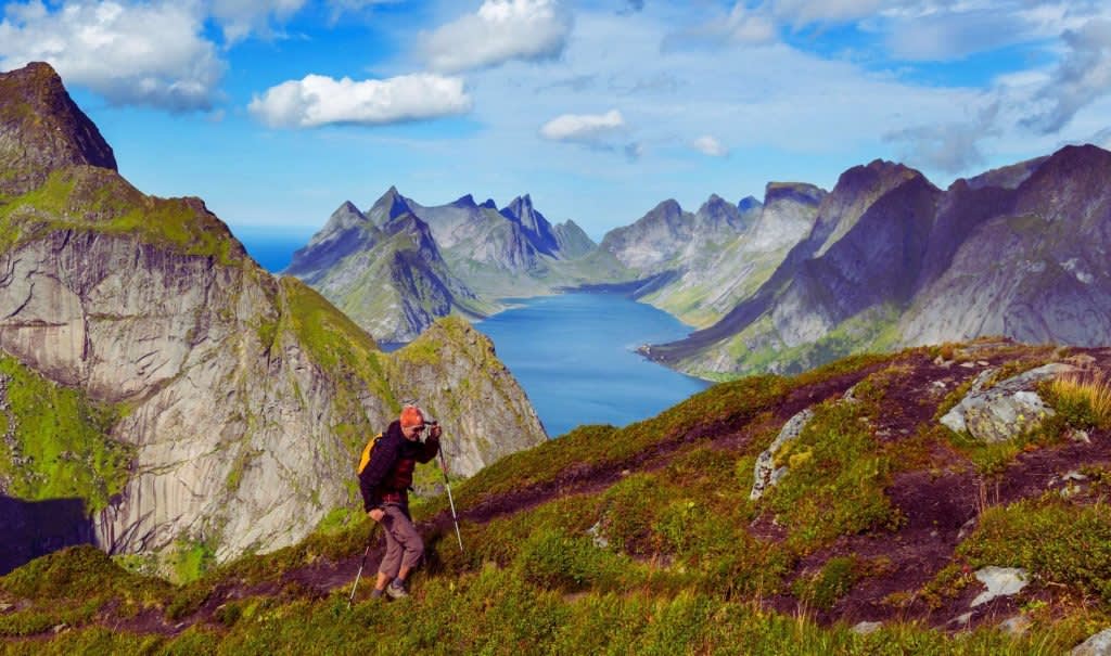Hiking with Fjord Views in Lofoten 