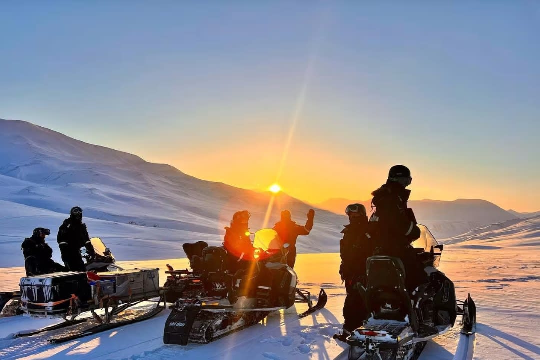 Twilight Snowmobile Tour of Nordenskiöldland from Longyearbyen in Svalbard