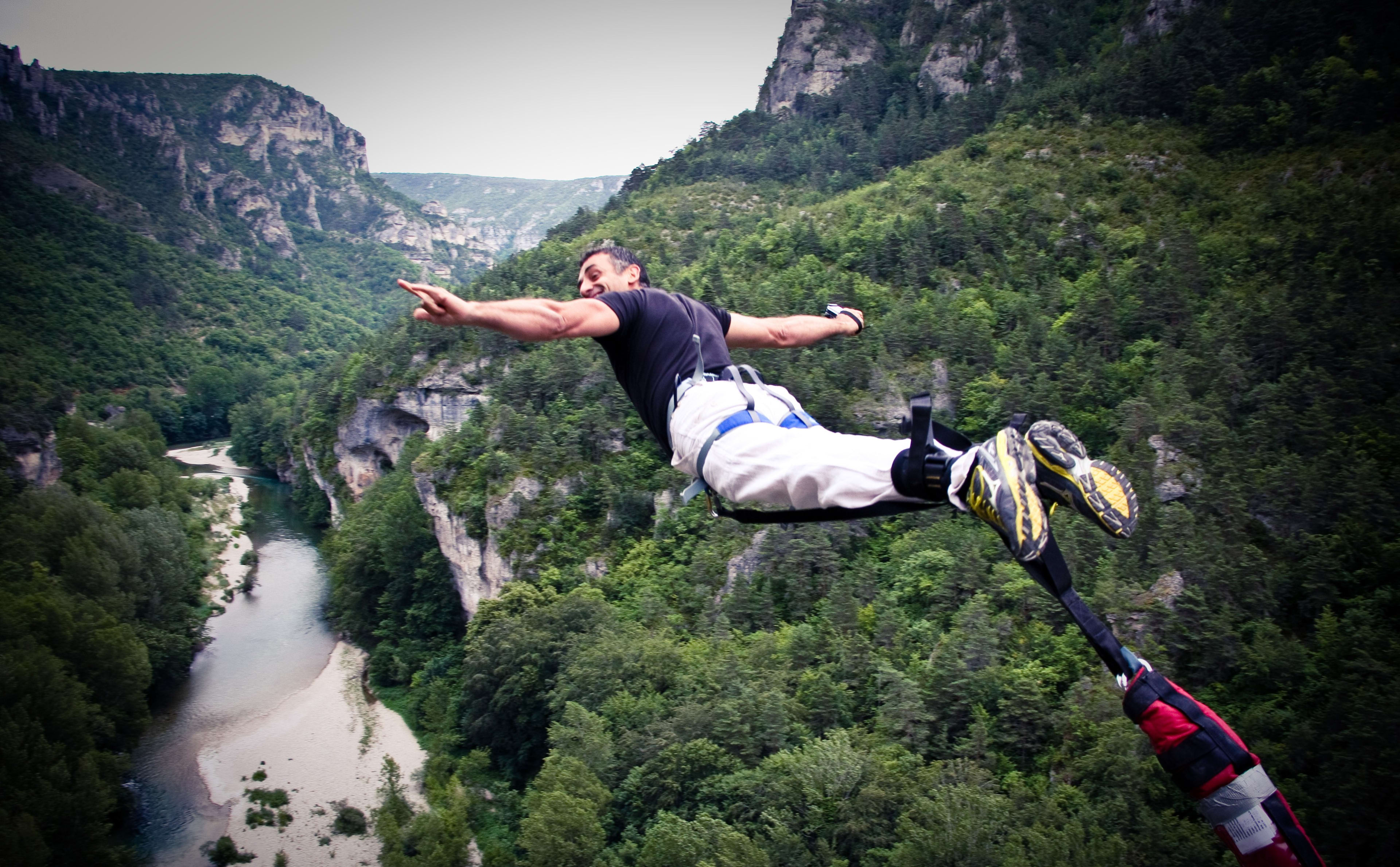 Saut à l'élastique dans les Gorges du Tarn