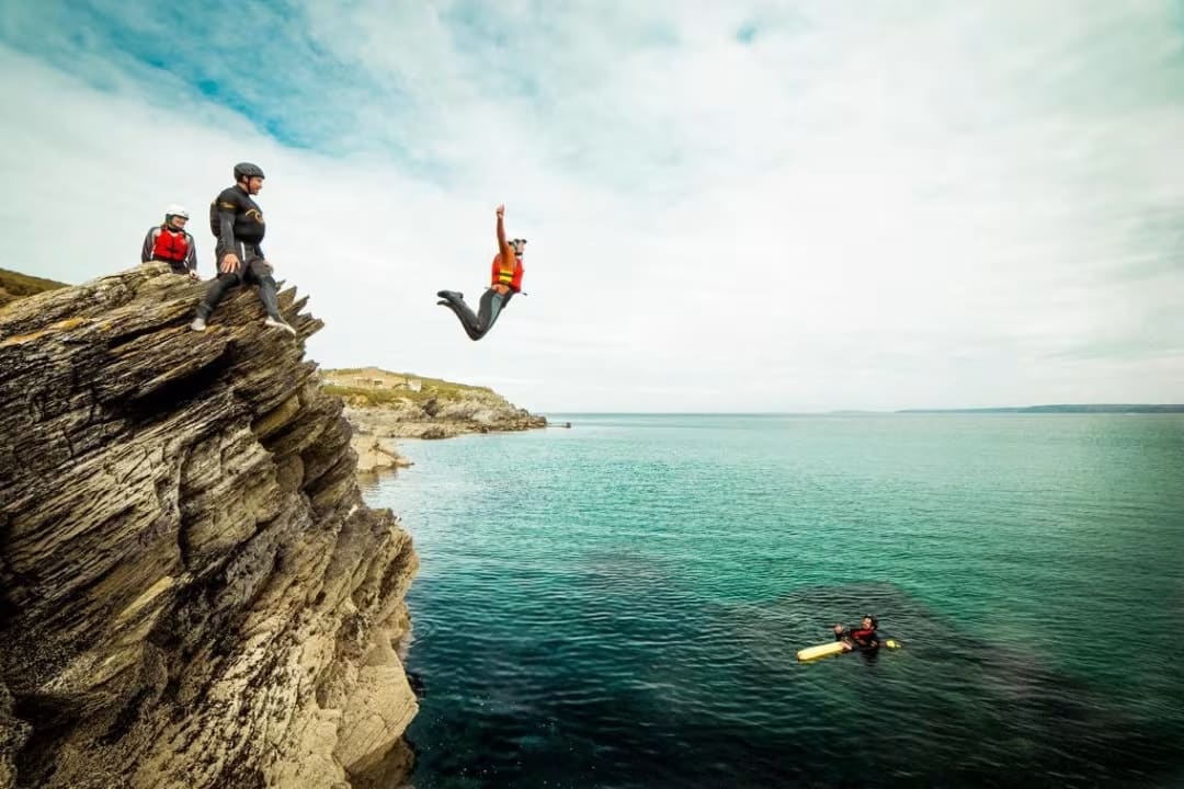 Saut dans la mer