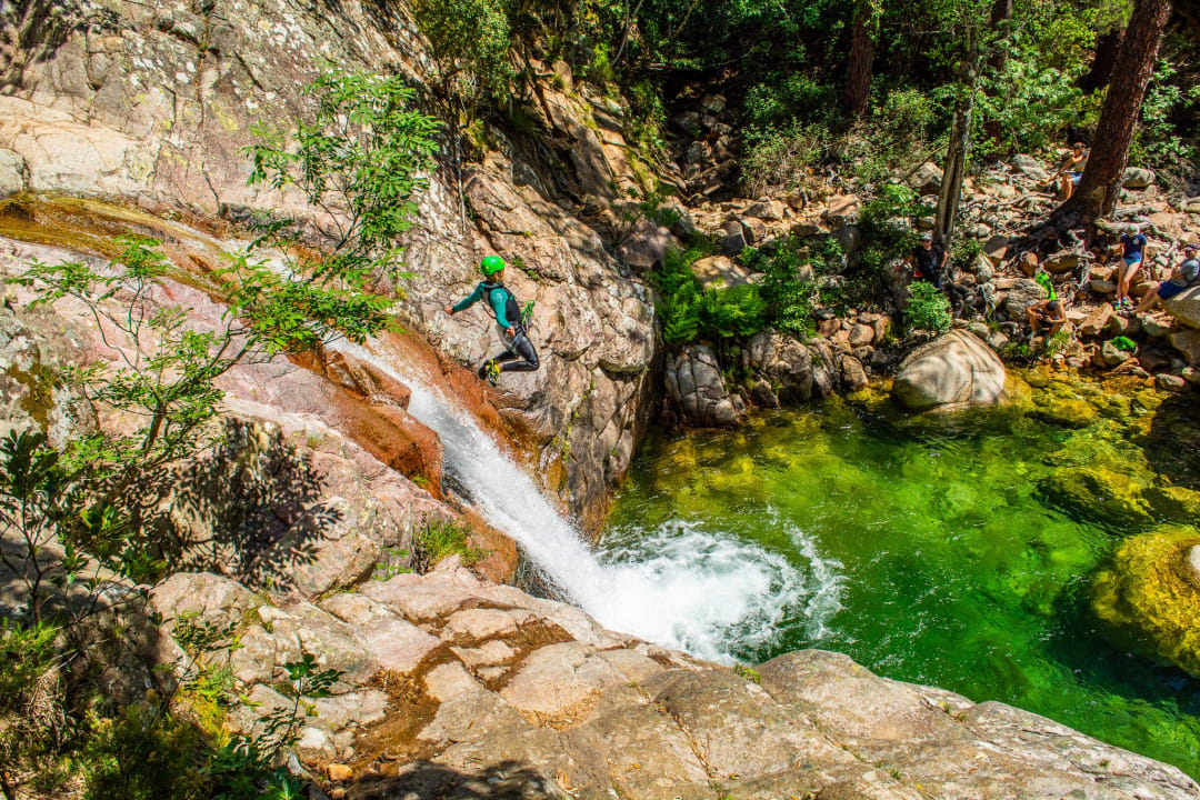 Canyoning dans le canyon du Purcaraccia