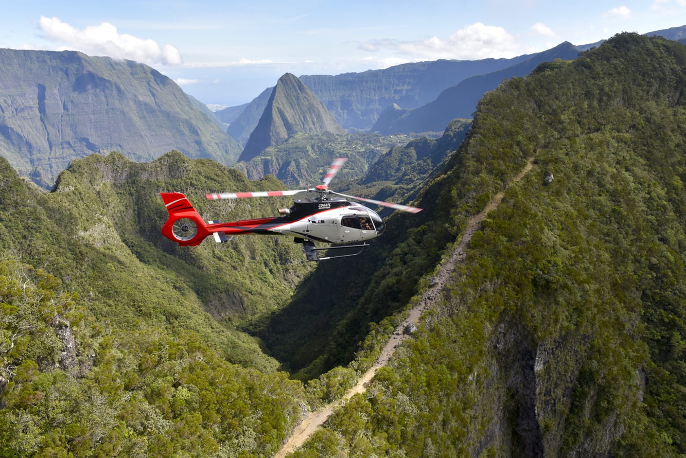 Hubschrauberflug über den Cirque de Mafate