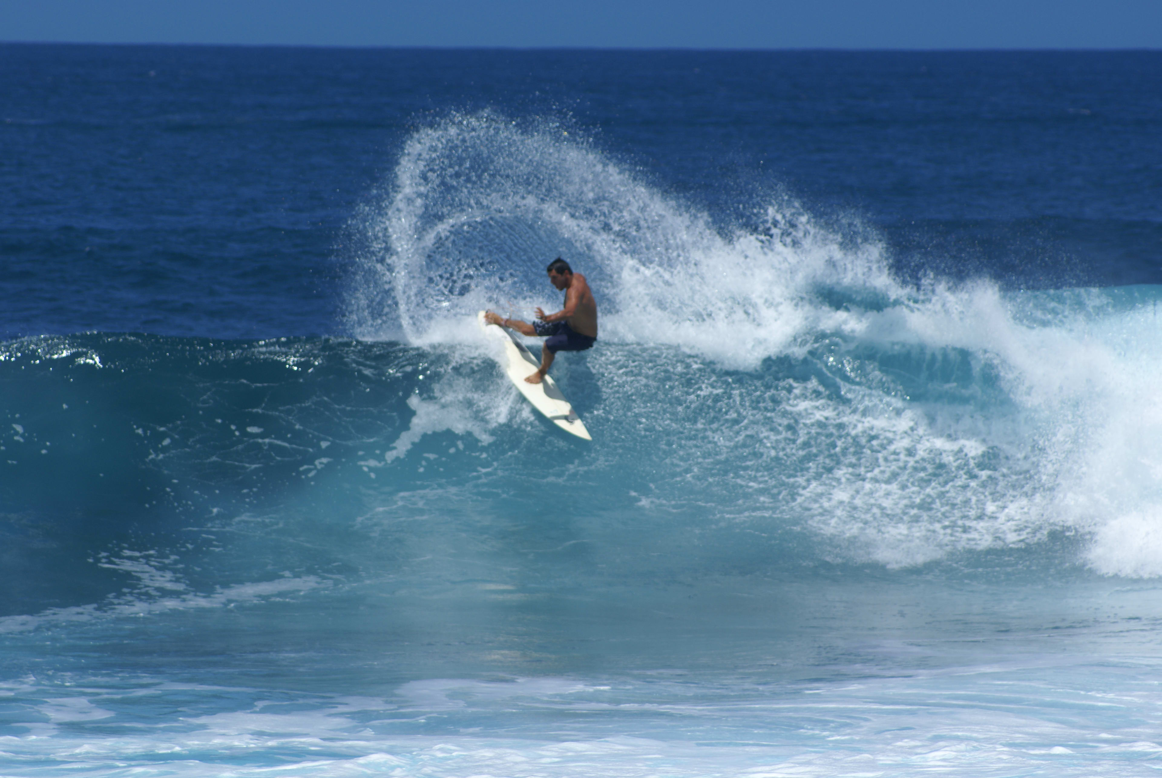 Snap surfing at La Torche