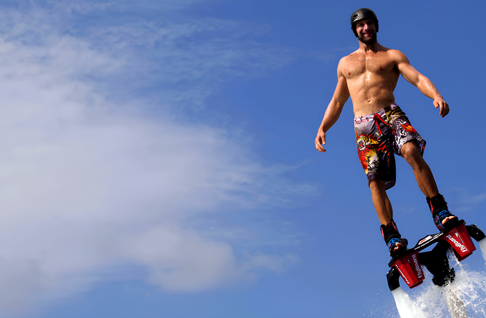 Flyboard en la playa Hula-hula de Hvar