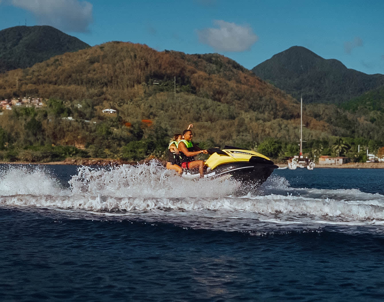 Jetski um das Cousteau-Reservat