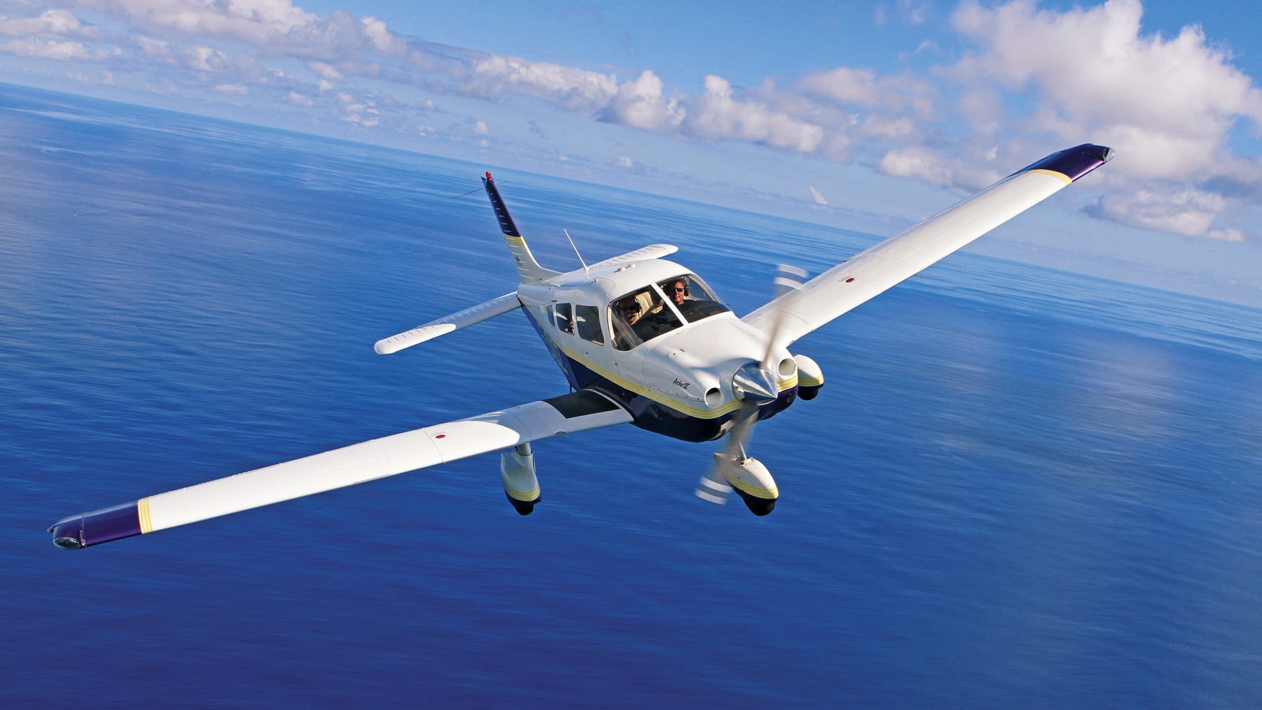 Flight training initiation in Tahiti