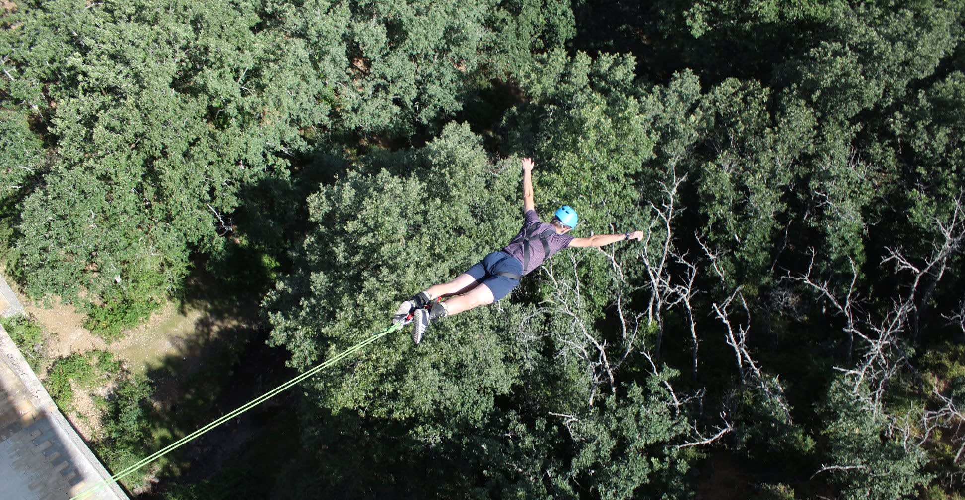 Saut à l'élastique sur le pont de Buitrago