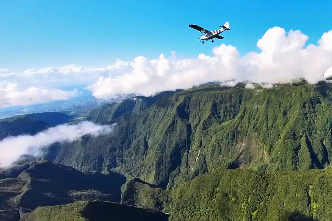 Multiaxis Microlight Flight over Reunion Island from La Saline-les-Bains