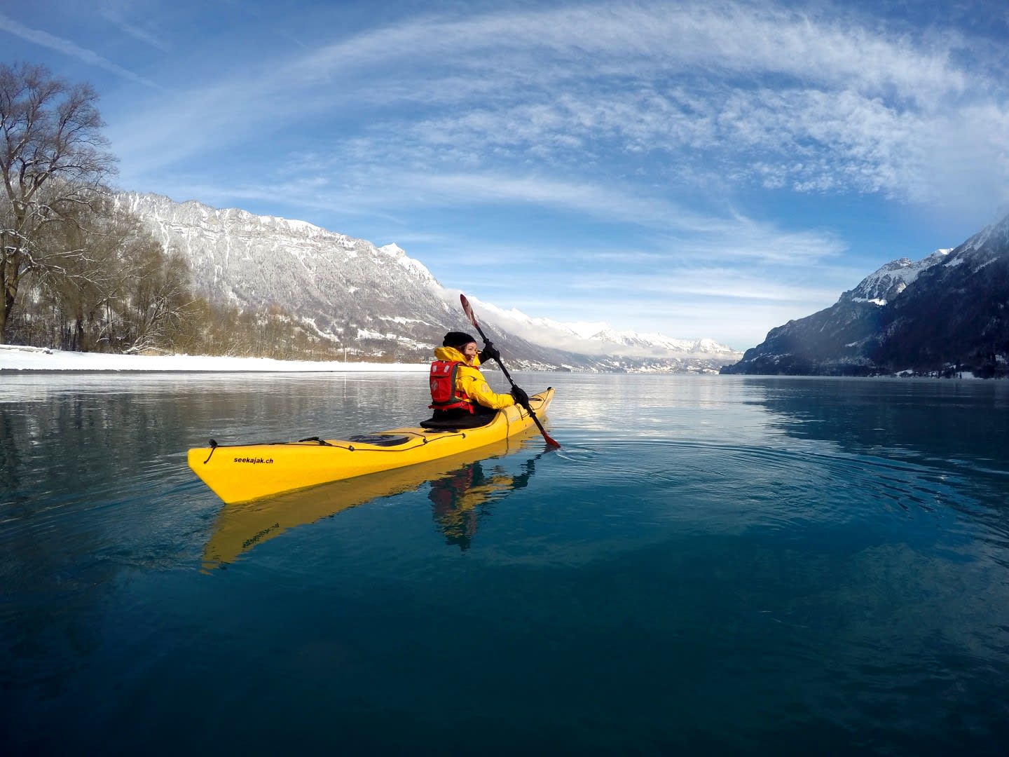 kayak de mar en el lago de Brienz (Suiza)