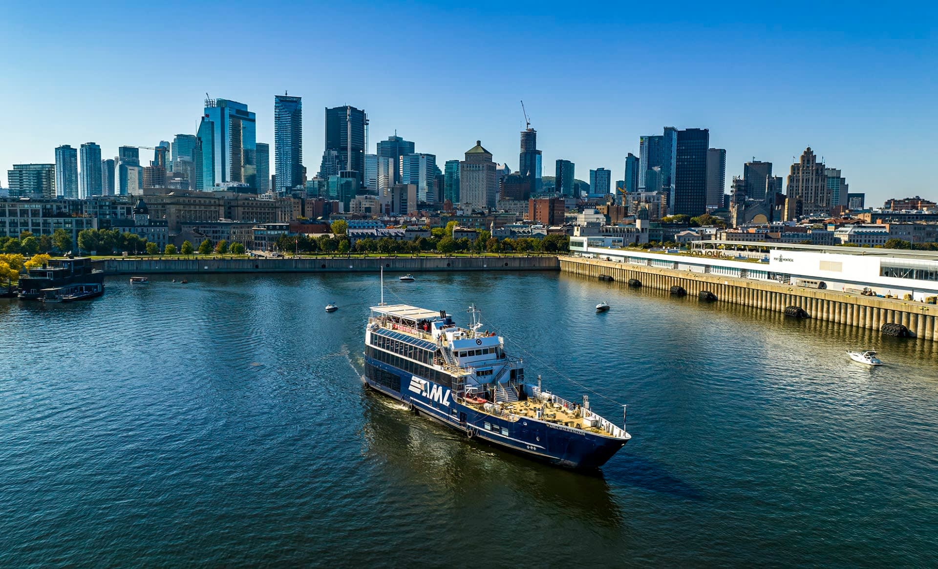 Boot vor Montreal