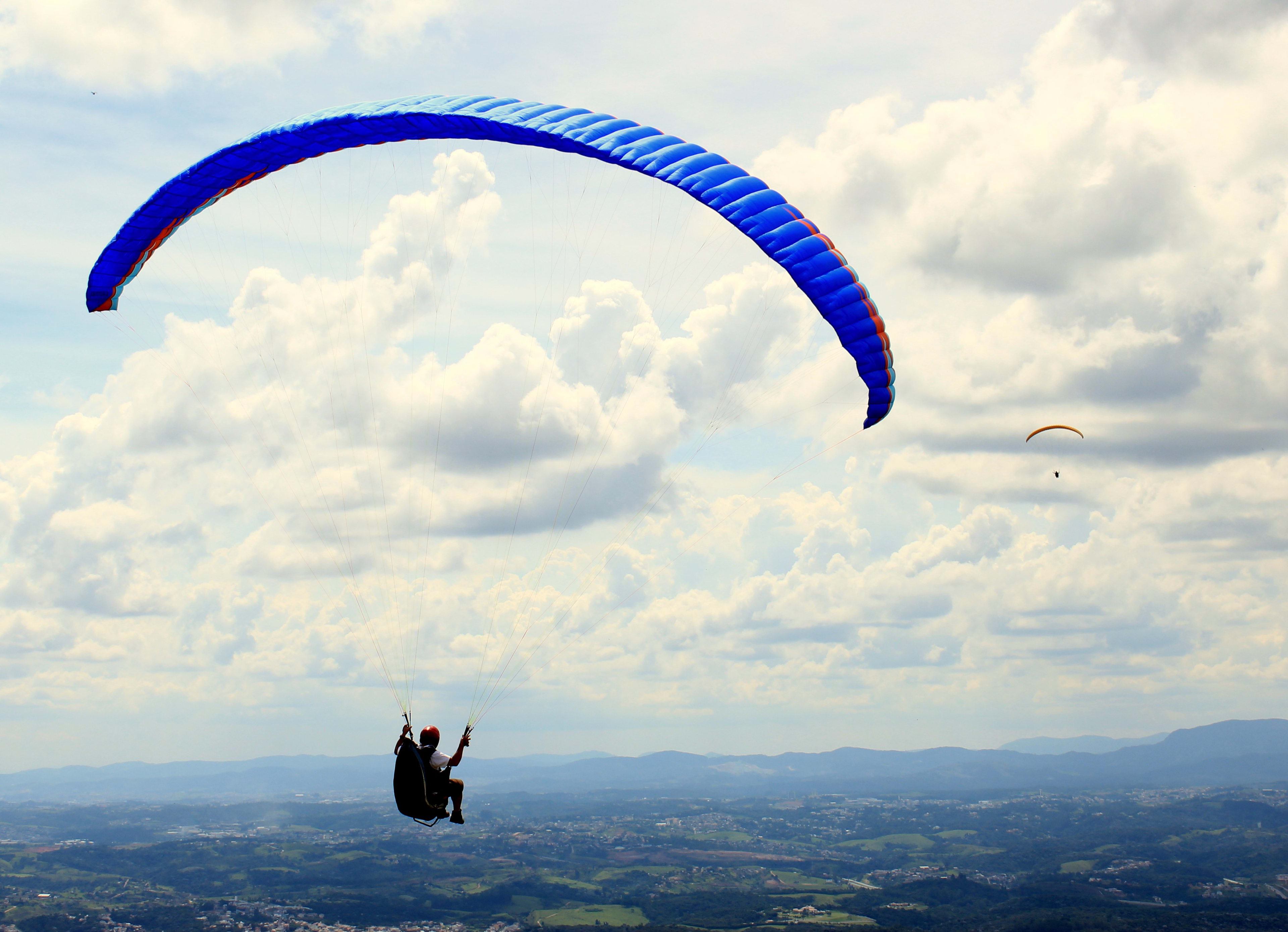 Vuelo en parapente biplaza en La Muela, cerca de Madrid