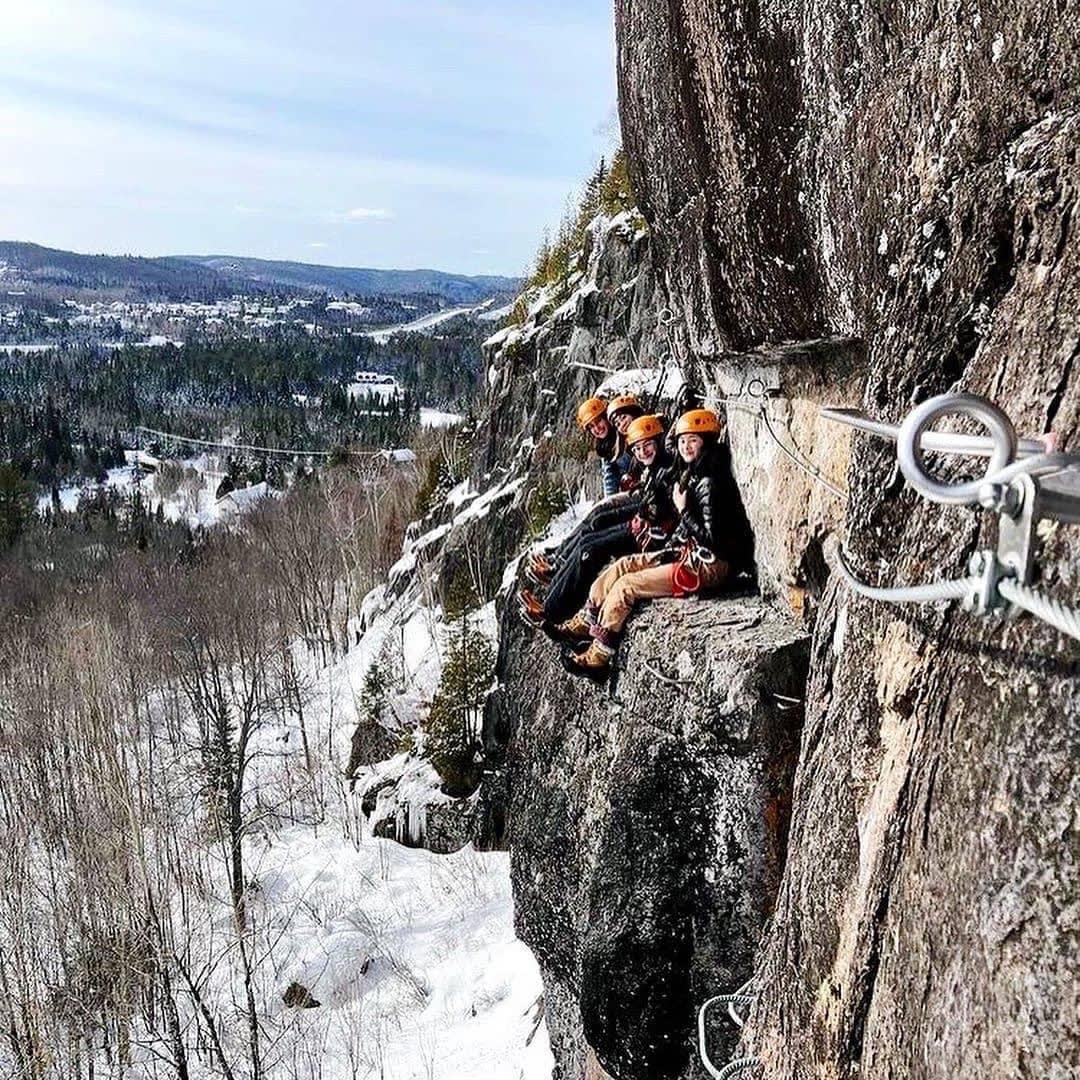 Winterklettersteig auf dem Mont Catherine in den Laurentides