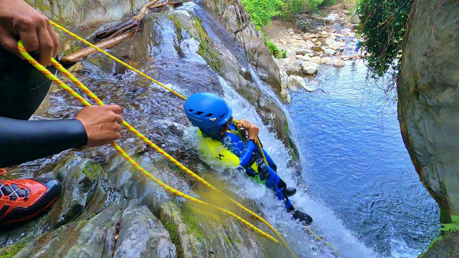 Découvrir le canyoning à Vira, Tessin