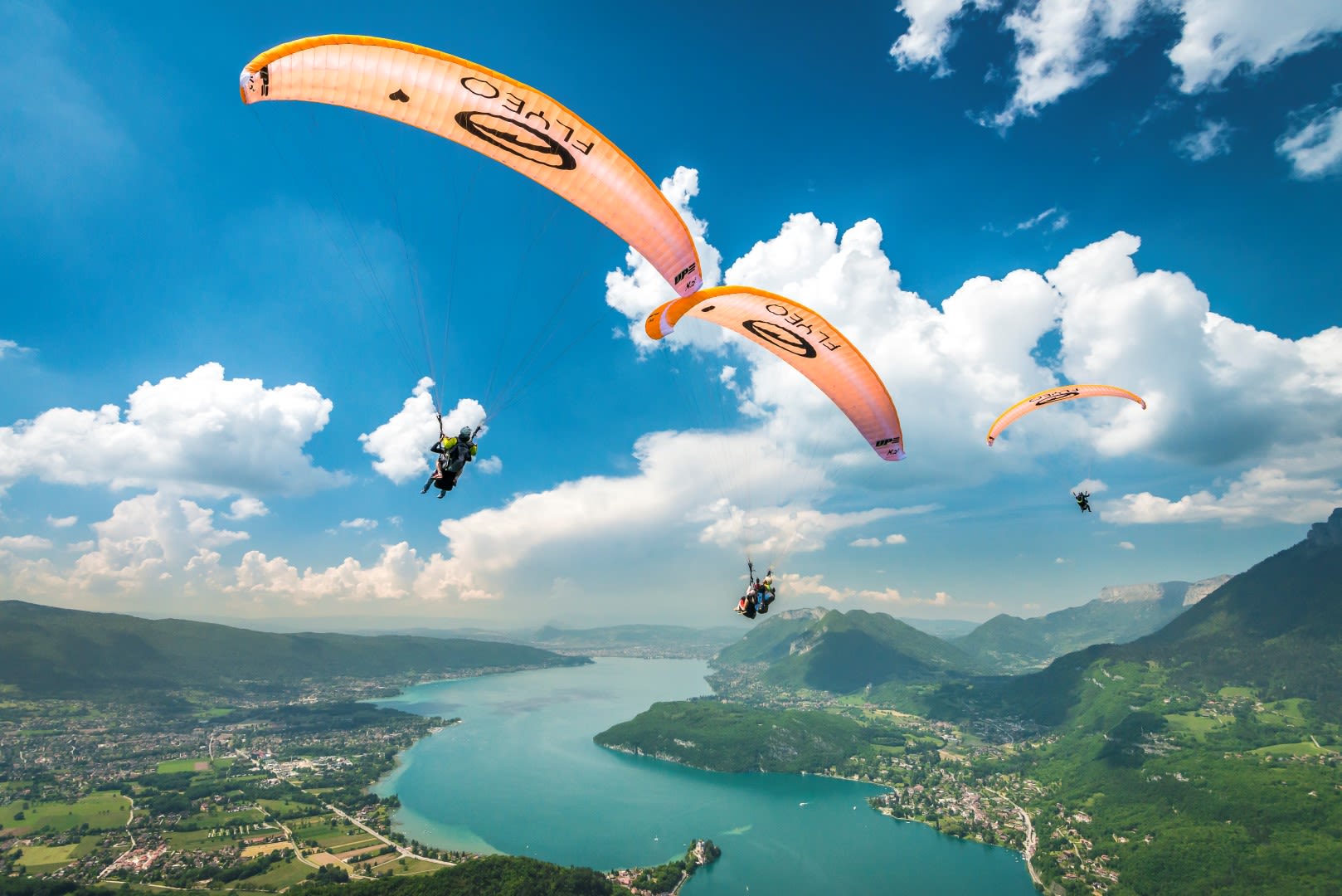 Vuelo en parapente biplaza sobre el lago de Annecy