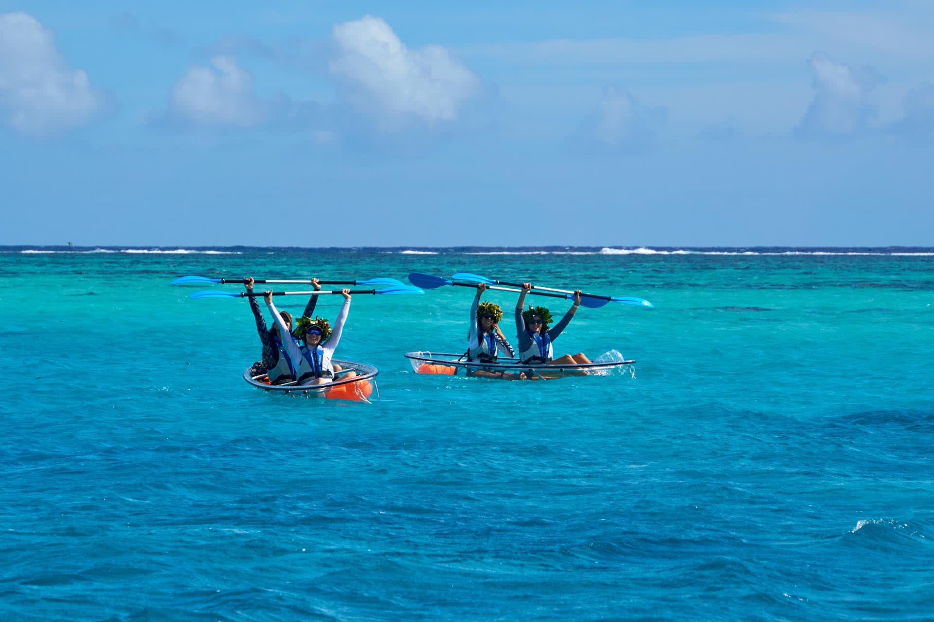 Excursion in a transparent kayak on the lagoon of Moorea