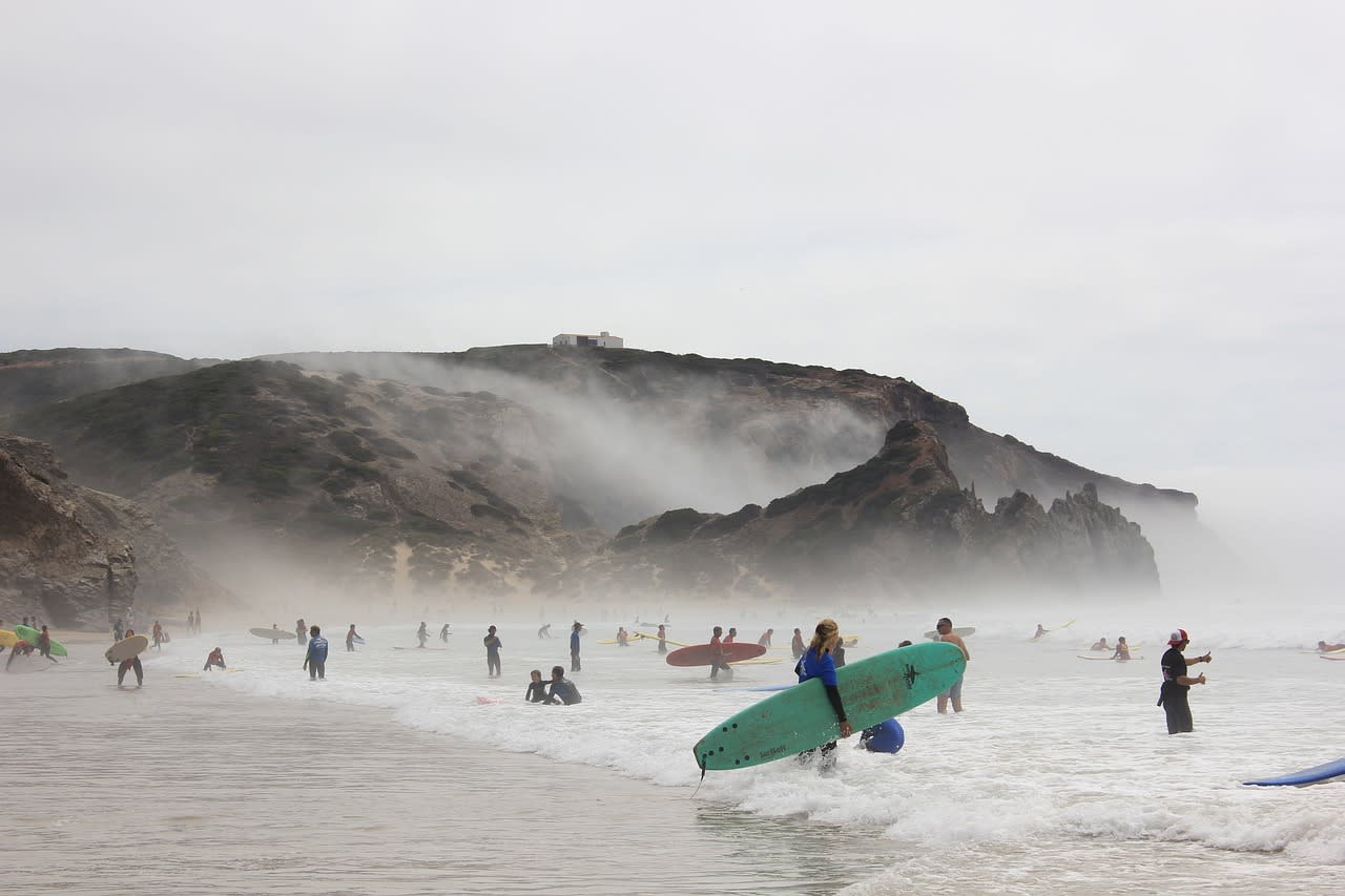 Surfen in Praia de Amado