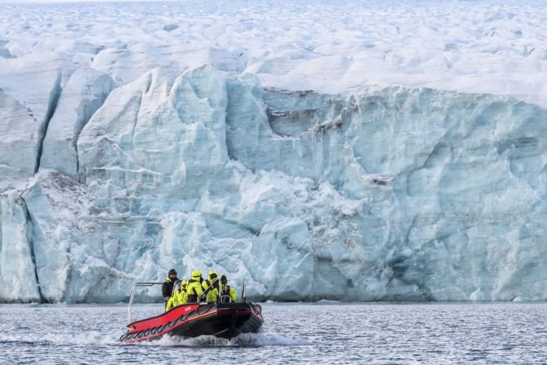 RIB Walrus Safari to Borebukta Bay from Longyearbyen in Svalbard